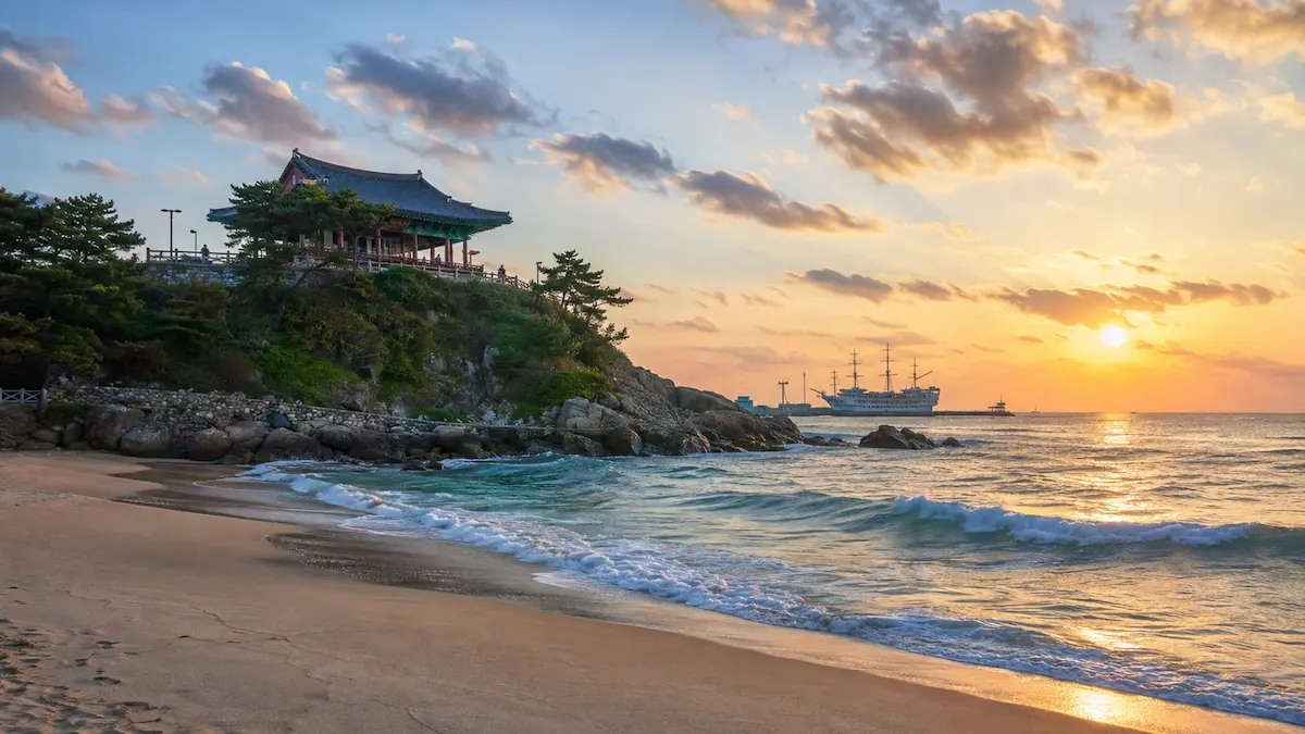 Three-day Gangneung itinerary featuring Anmok Beach, Gyeongpo, Ojukheon, Jeongdongjin and Haslla Art World
