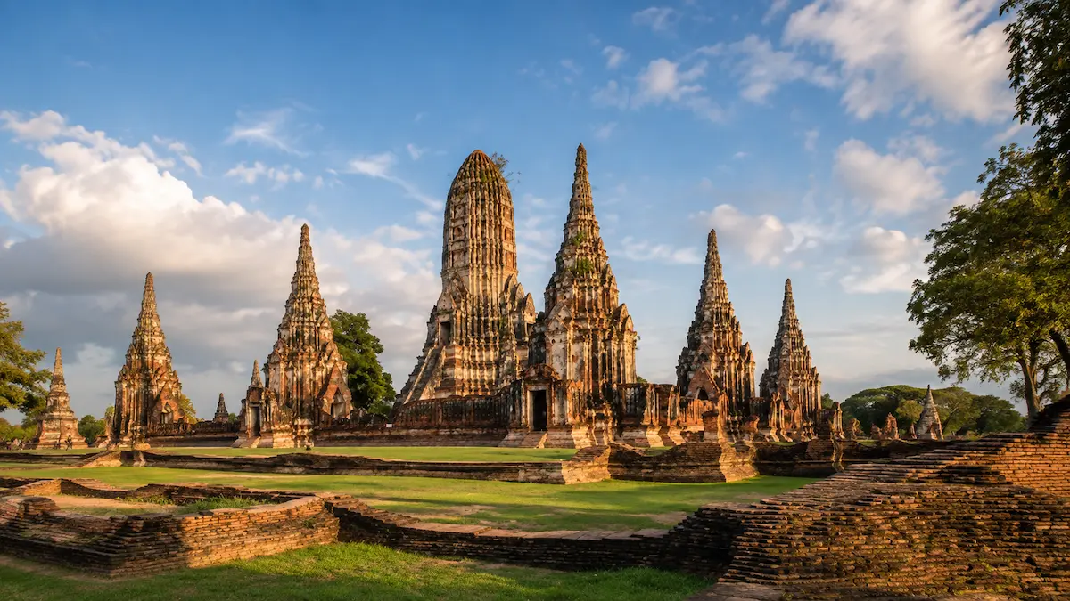 First-time visitors following an efficient five-day route through Ayutthaya's temples and historic districts