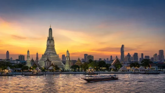 Bangkok 5-day itinerary route for first-time visitors covering temples, Chinatown, Siam, Chatuchak and Ayutthaya