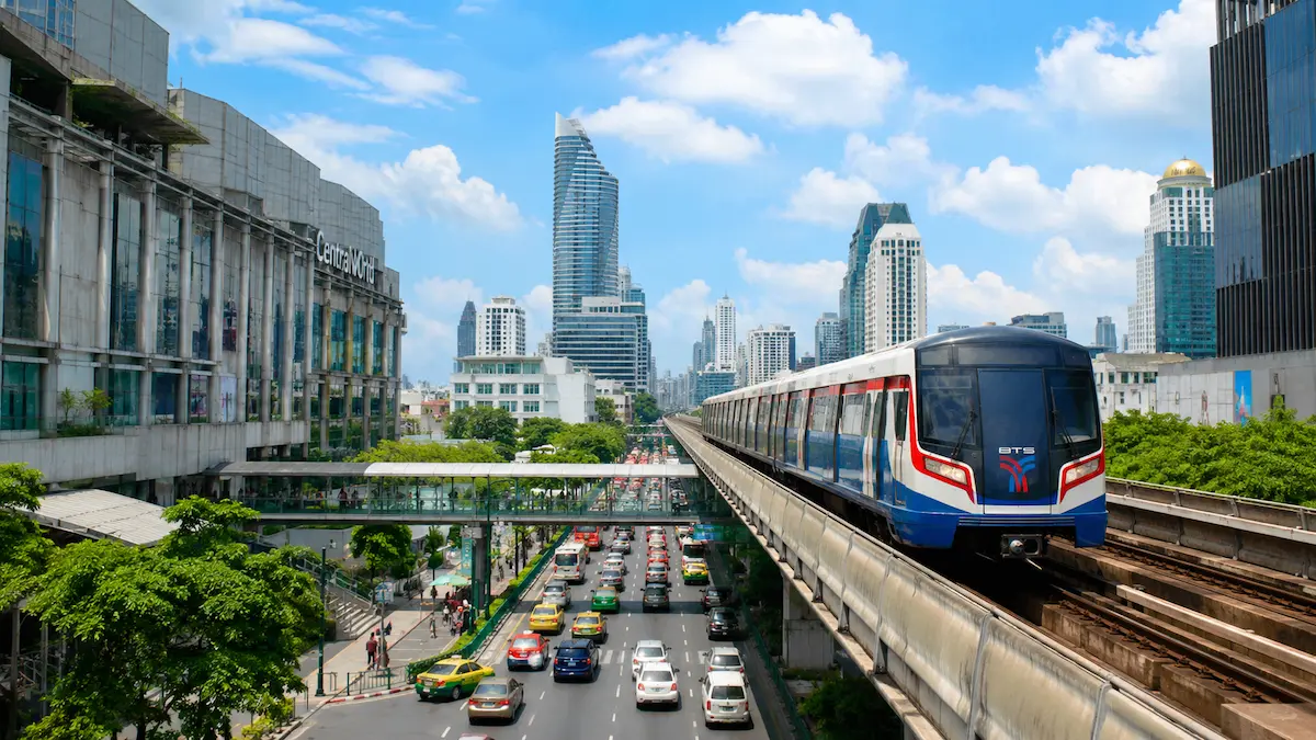 Bangkok transportation guide showing BTS Skytrain, MRT, Airport Rail Link, river boat and taxi options