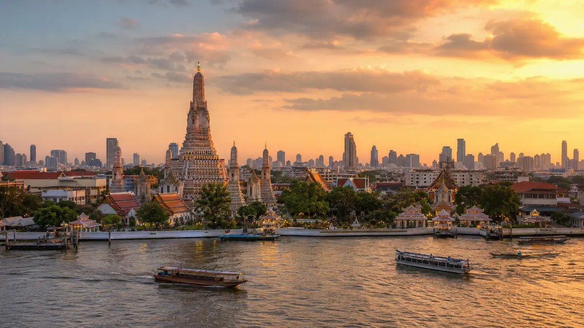 Bangkok skyline, temples and river for a first-time visitor travel guide