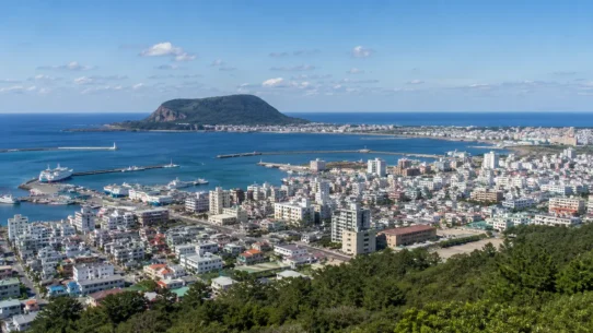 Best areas to stay in Jeju City including Dongmun, Yeondong, Iho Tewoo, Aewol and Hamdeok