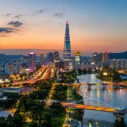 Map-style comparison of the best areas to stay in Seoul, including Myeongdong, Hongdae, Insadong, Seoul Station and Gangnam