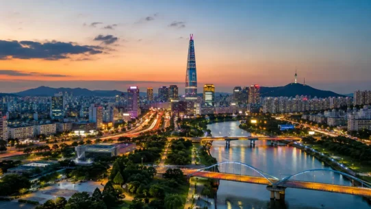 Map-style comparison of the best areas to stay in Seoul, including Myeongdong, Hongdae, Insadong, Seoul Station and Gangnam