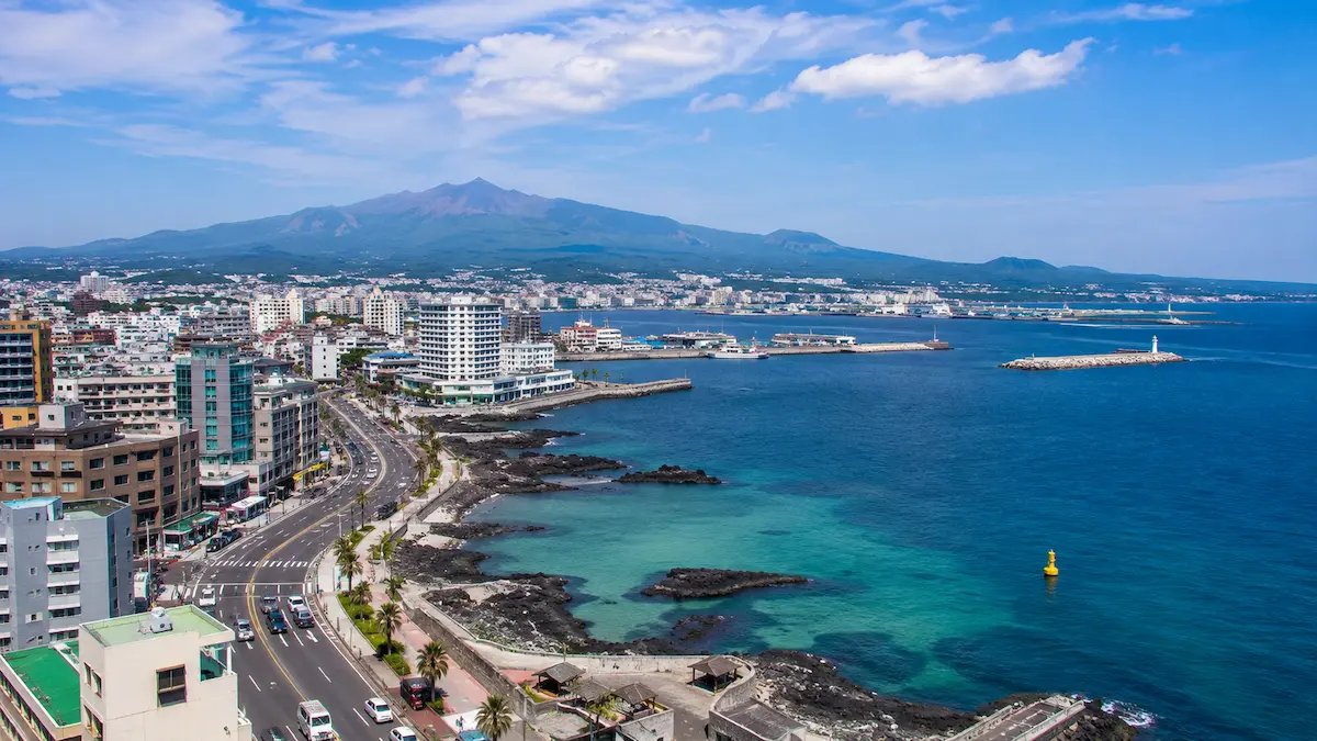 Best hotels near Jeju City center around Dongmun Market and Tapdong waterfront