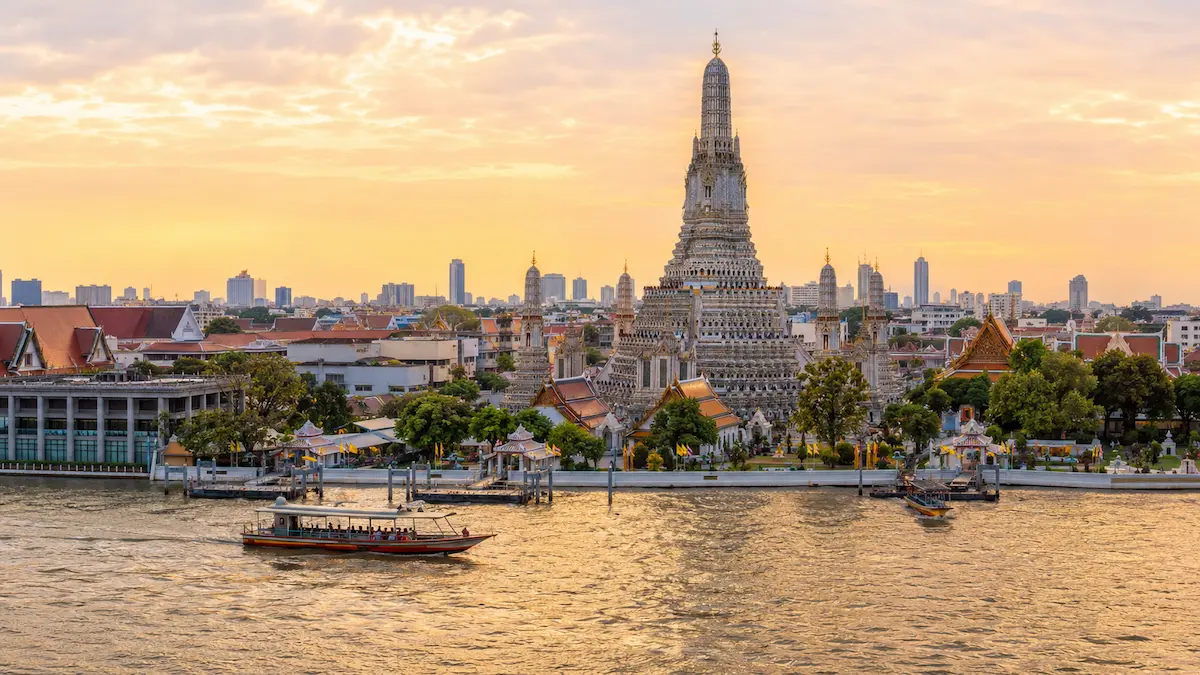 Bangkok skyline and temples illustrating the best time to visit Bangkok