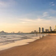 Hua Hin beach in Thailand showing the best time to visit Hua Hin by weather, crowds and travel cost