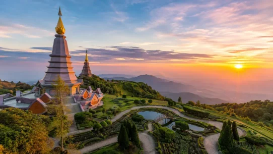 Chiang Mai 5-day itinerary covering Old City temples, Doi Suthep, elephants, Doi Inthanon and night markets
