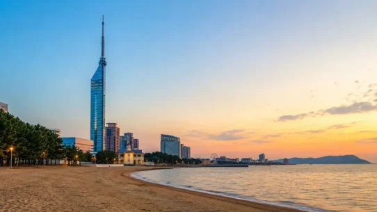 Efficient Fukuoka 5-day itinerary covering Hakata, Dazaifu, Momochi, Itoshima and Uminonakamichi
