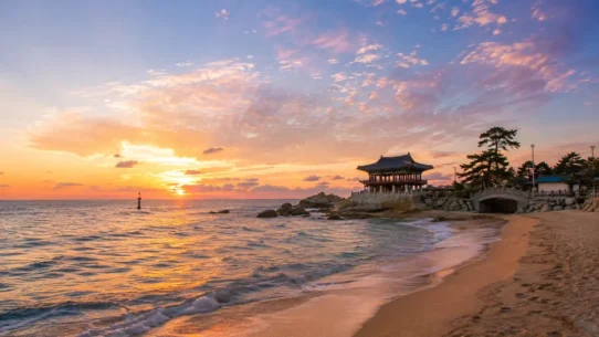 Gangneung 5-day itinerary featuring Gyeongpo Beach, Anmok Coffee Street and the Jeongdongjin coast
