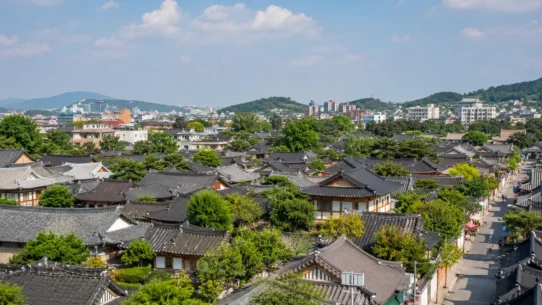 Travel options from airports serving Jeonju to Jeonju city center and Hanok Village