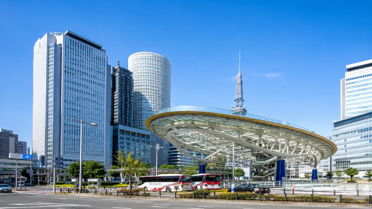 Nagoya transportation guide showing trains, subway, buses and airport transfer options