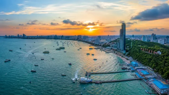 Pattaya 5-day itinerary with Sanctuary of Truth, Koh Larn, Nong Nooch and crowd-saving route tips