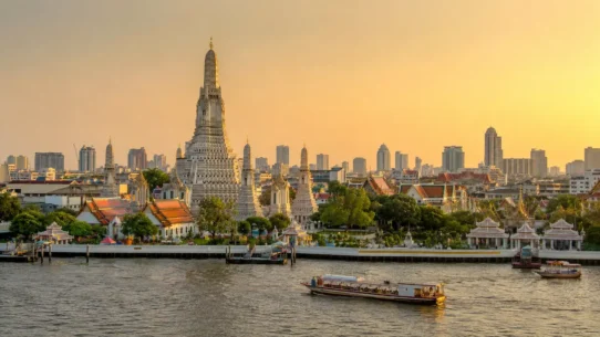 Three-day Bangkok itinerary featuring the Grand Palace, Wat Pho, Wat Arun, Chinatown and Siam