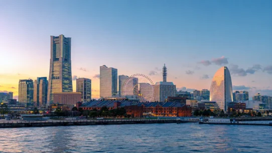 Yokohama waterfront skyline with Minato Mirai, Cosmo Clock and harbor attractions on an efficient three-day itinerary