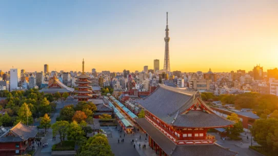 First-time visitors following an efficient five-day Tokyo itinerary while avoiding crowded tourist traps