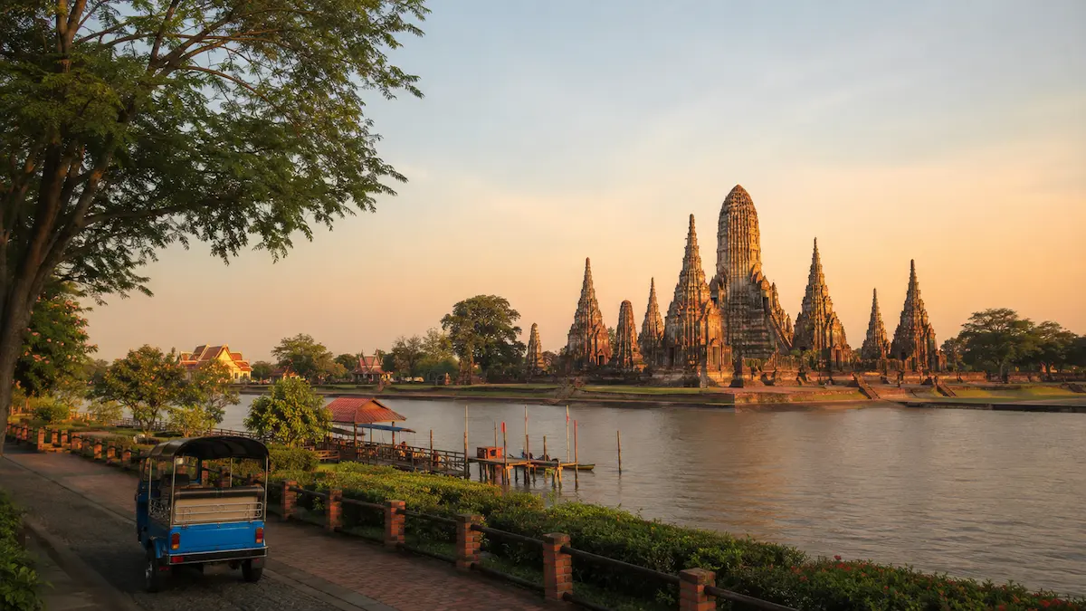 Ayutthaya accommodation areas around the Historical Park, rivers and train station