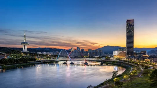Daejeon skyline and city districts for a first-time visitor accommodation guide