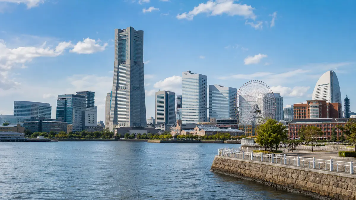 Travel routes from Yokohama Station to Minato Mirai and central Yokohama